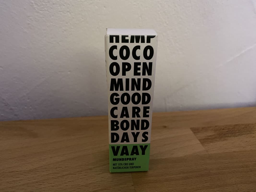 CBD Spray in Verpackung